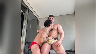 MUITO GOSTOSO FUDER COM UM MACHO MUSCULOSO