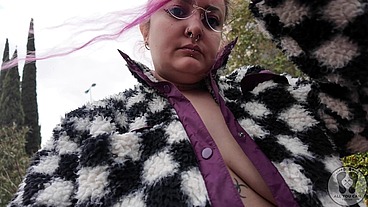 4K PUBLIC FLASHING OUTDOOR TITS WALKING AROUND STREETS