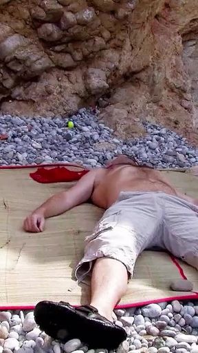 Old vacationer filmed in a hot threesome with sexy girls on the beach
