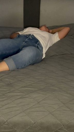 I get it on the bed masturbating twitching shaking moaning multiple orgasms I come look to clitoris rubbing satisfyer&hellip;   Clip 3