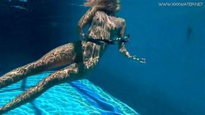 Sexy Mary Kalisy underwater erotics