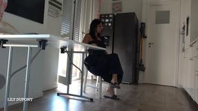 LILY DUPONT : PRIVATE TIME AT MY FEET