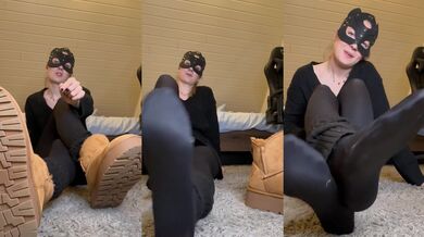 Smelly nylon soles gasping under mistress’ boots