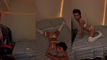Provando minha lingerie branca, mostrando pé e cuzinho