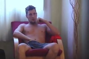 We caught a str8 guy wanking after his training session - XP Videos