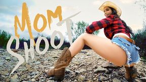Sassy Cowgirl Flash Her Juicy Ass&#x1F351; In Tight Shorts To Seduce A Stranger - MomShoot