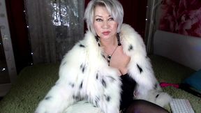 sex performance of a mature bitch in a beautiful fur coat...))