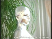 Bodypainted girl spreading pussy (clip)
