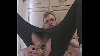 Twink stuffs his hole to prepare dinner