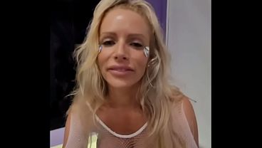 I Brought A Stranger From The Dance Floor Back To My Room And Pulled Off Condom For Dirty Creampie