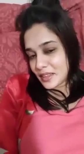 Homemade slut rubs clit and talks dirty while facial expressing during foreplay