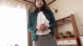 Reina Mamiya's First Experience with Unmarried Bliss Caught on Camera