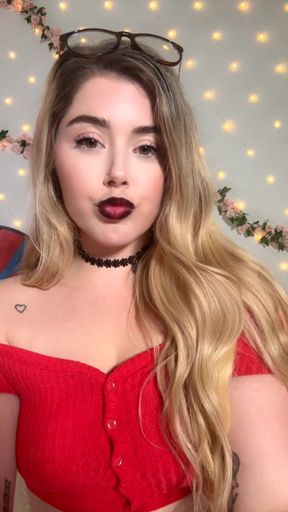 Vaper girl fans get their fix