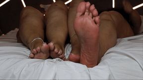 Juliette RJ and Dolce Amaran showing soles in bed - BBW - SOLES - CHUBBY BODY - BAREFOOT - WIGGLING TOES - WRINKLED SOLES