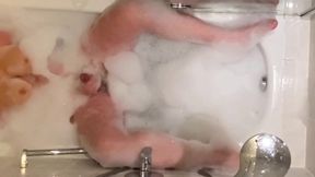 Shemale bath time big oiled ass gushing cumshot