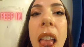 Giantess Crew – Victoria – Peep IN