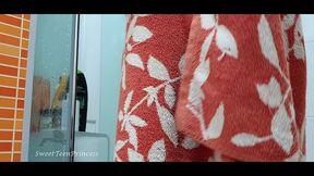 shy girl masturbate for the first time while her boyfriend filmed her - she love to touch herself while bathing