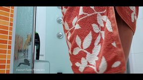 shy girl masturbate for the first time while her boyfriend filmed her - she love to touch herself while bathing