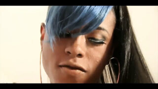 Blowjob, Schwarz, Kleid – schwule Crossdresser-Schlampen mit riesigen Penissen beim Analficken