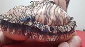 rebolando de camisola tigresa
