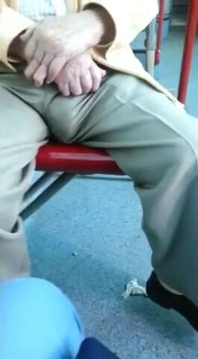 Big-Cock Daddy's Outdoor Freeballing Fun
