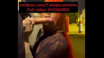 ts deja Cummins sucking a straight security guard in the yard