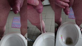 nylonjunge pisst am morgen von neujahr