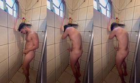 Levi Brazil Big Ass Bath Jerk Gushing Cum Flood Destroyed