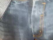 Je me pisse dessus habillé