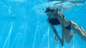 Smoking hot Hungarian Bonnie chick swimming