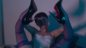 Non-binary Horny Feet and Shoes Sucks and Gets All Wet