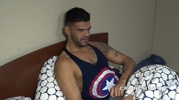 Salope baisé par un latino à grosse bite