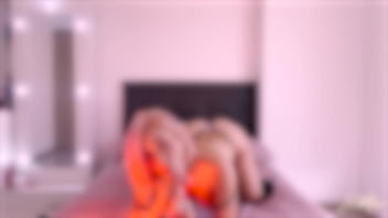 Mommy wants to get naugthy / Leela Moon