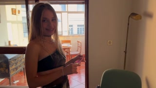 Хуястий Незнайомець з Вулиці Допоміг Кінчити Тричі в Хостелі😏 - Bunny Rabbits