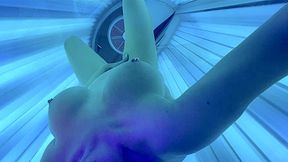Masturbate and Nipples play in Sunbathing area Studio (wmv)