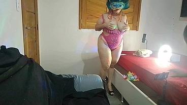 Vivi Guedez - Carnaval Funk. Com a buceta e o cuzinho.