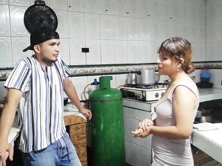 ME FOLLO ALA EMPLEADA DOMESTICA DE LA CASA DE MIS PADRES