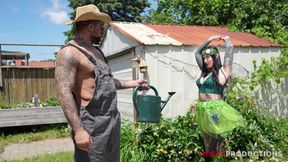 Pegas Productions - The Solid Numb Mag in Cosplay