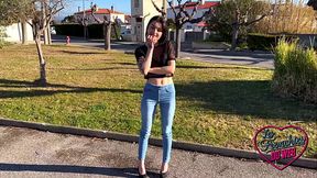 Crystal, une coquine qui a tr&egrave_s envie de se faire enculer