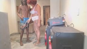 espiei ela dancando e meti o pau na safada