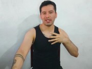 Jovencito twink de 21años le da sexo oral a la vergota de tio de su mejor amiga!