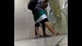 Pegacao no Shopping part3 xvid