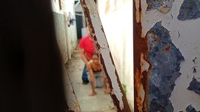 transei com a sapatao no corredor de casa