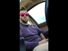 Str8 pink men play in the car again