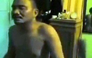 Gay Indo bareback (Top sambil ngerokok)