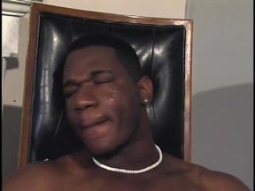 White stud loves to give head to this horny dude