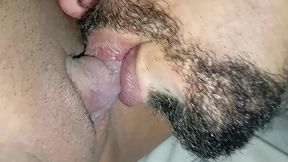 sexo no motel gozando gostoso com o rasta na banheira e na cama