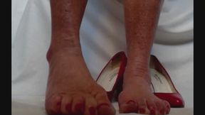 Foot Piggy Alone time with your girlfriends (MOV)