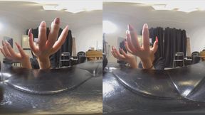 The 3DVR180 female giant shows off her sexy and beautiful fingers