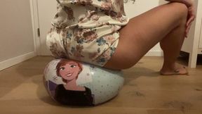 Anna and Elsa have to deal with that big ass